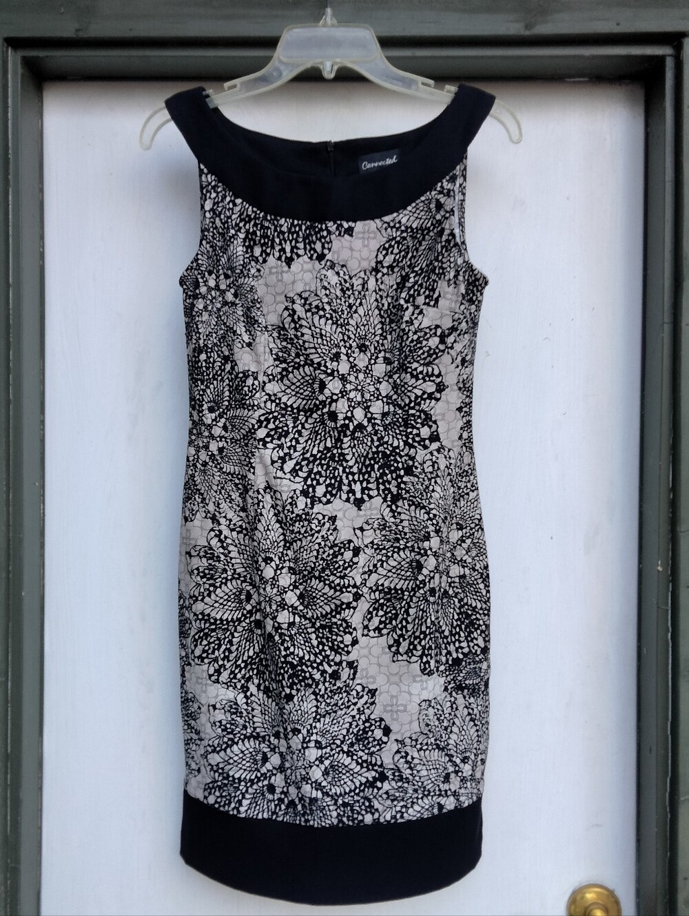 Connected Women's Size 4 Black & Beige Floral Mandala Sleeveless Sheath Dress